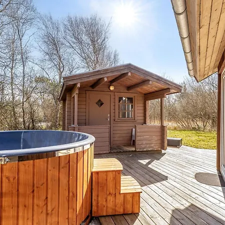 Lovely With Wilderness Bath, Near The Water Hébergement de vacances *